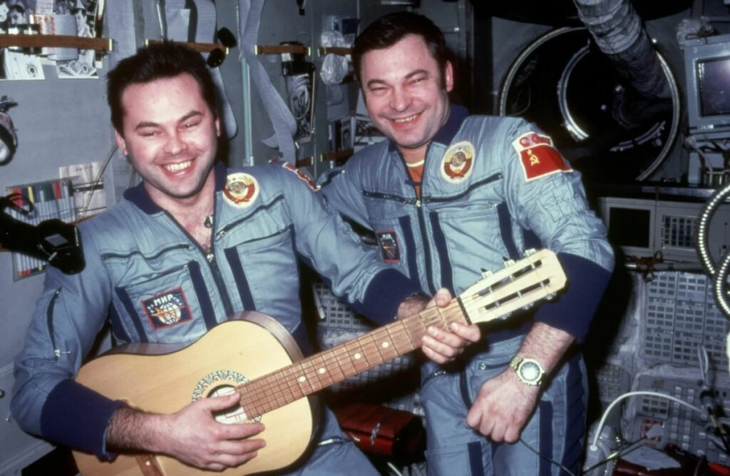 It is certainly fun in orbit, but transporting humans there is too expensive and dangerous. Image: culture.ru