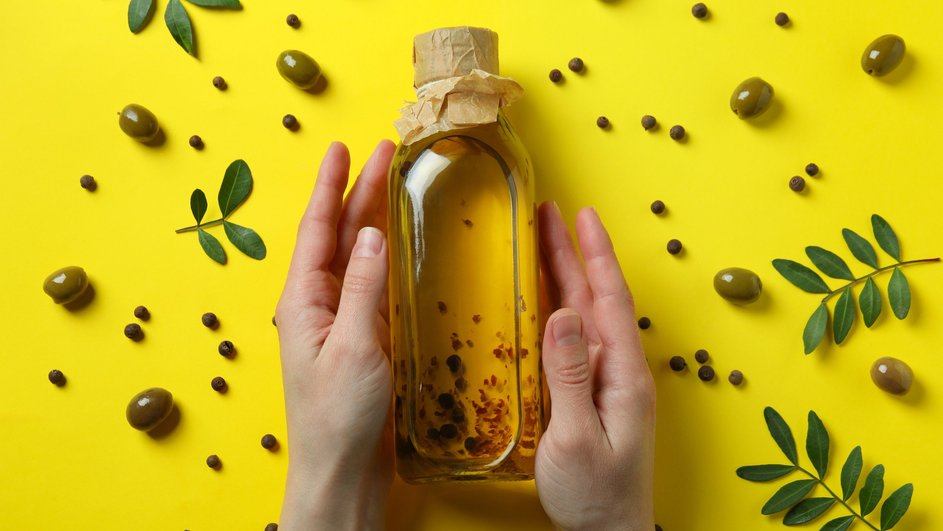 How Gut Microbiota Affects Memory and Brain Aging. Over 2 years, the study showed: regular consumption of extra virgin olive oil improves/preserves cognitive brain functions. Image source: lady.mail.ru. How Gut Microbiota Affects Memory and Brain Aging. Over 2 years, the study showed: regular consumption of extra virgin olive oil improves/preserves cognitive brain functions. Image source: lady.mail.ru. Photo.