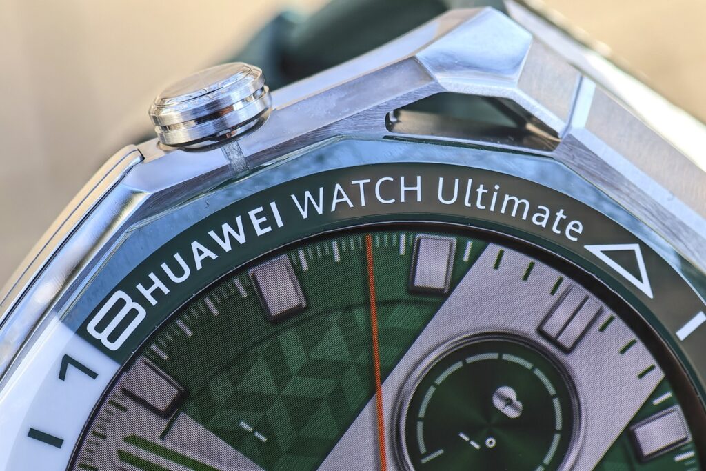 The nano-ceramic bezel. Photo.
