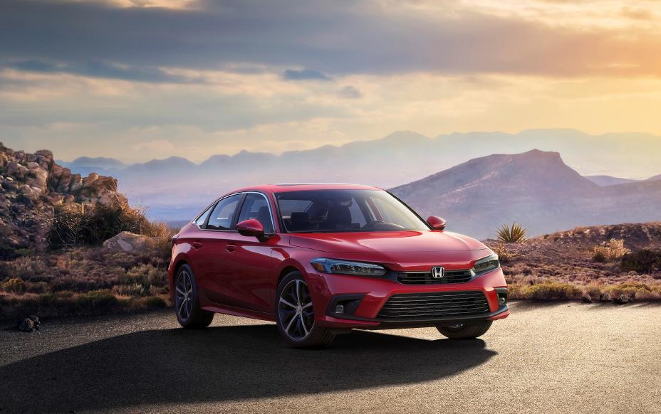 12 Cars That Most Often Turn Out to Be Too Tight for Tall Drivers. Honda Civic — comfortable only without a sunroof. Image source: hondanews.ca. 12 Cars That Most Often Turn Out to Be Too Tight for Tall Drivers. Honda Civic — comfortable only without a sunroof. Image source: hondanews.ca. Photo.