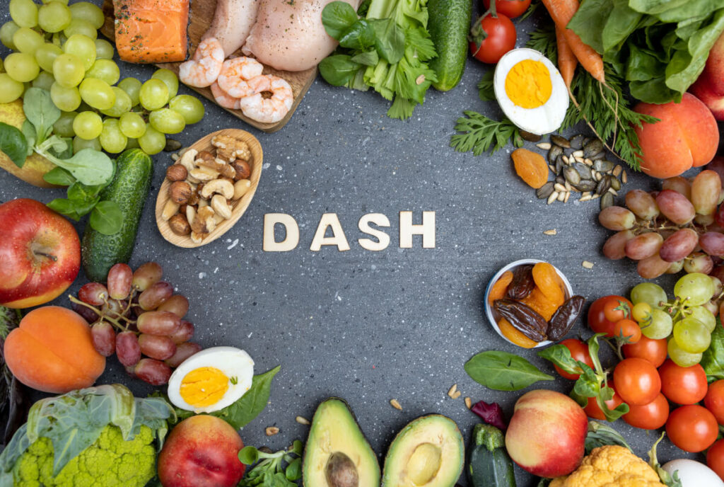 What to Eat for Optimal Brain Function. The DASH diet is based on consuming vegetables, fruits, whole grains, legumes, fish, and less salt, sugar, and unhealthy fats. Image source: studyfinds.com. What to Eat for Optimal Brain Function. The DASH diet is based on consuming vegetables, fruits, whole grains, legumes, fish, and less salt, sugar, and unhealthy fats. Image source: studyfinds.com. Photo.