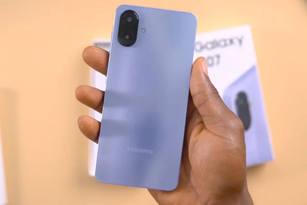 Galaxy A07 will delight you with the convenient One UI operating system. Photo: pctechmag.com