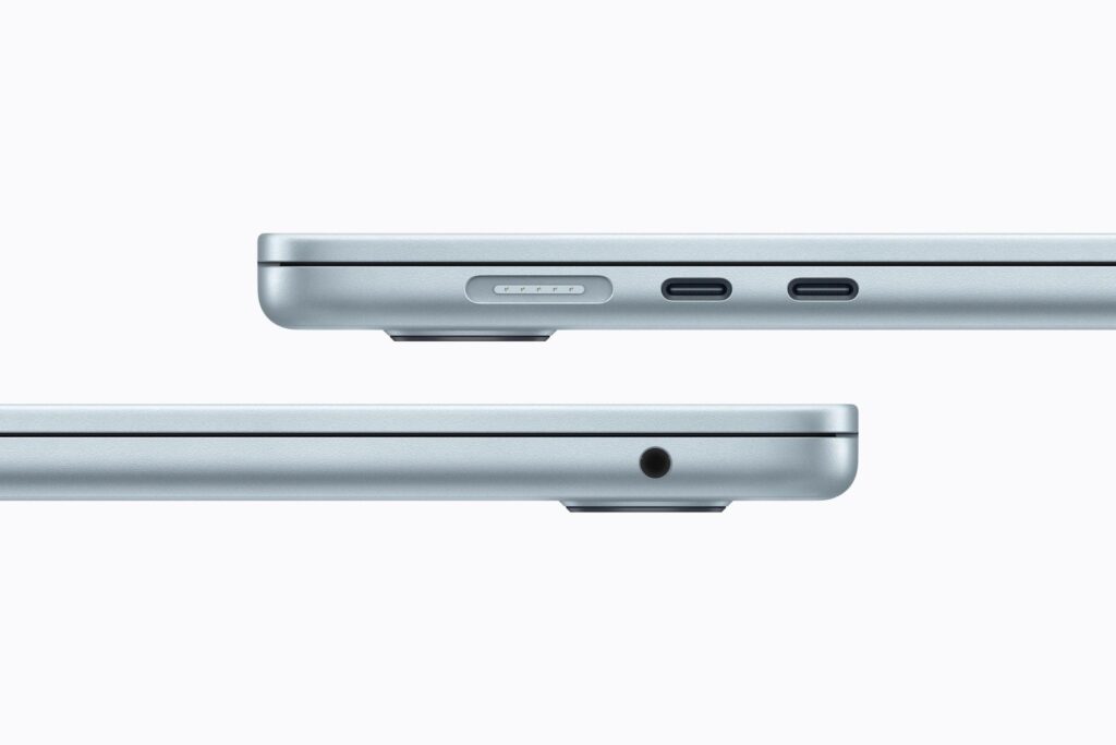Which laptop lasts longer: MacBook Air or MacBook Pro M5. The Air's port selection is modest. Photo.