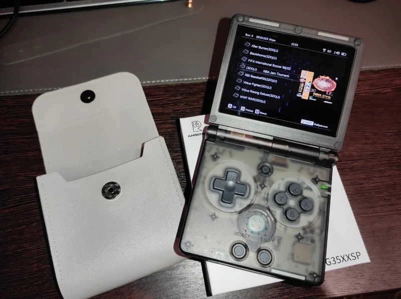The console is foldable