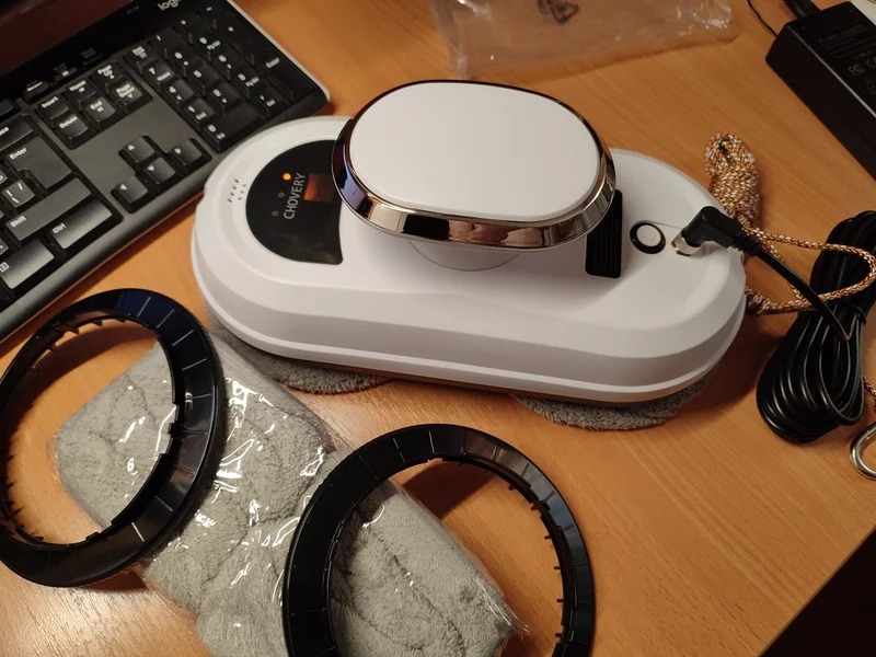This robot will perfectly clean your windows without any hassle