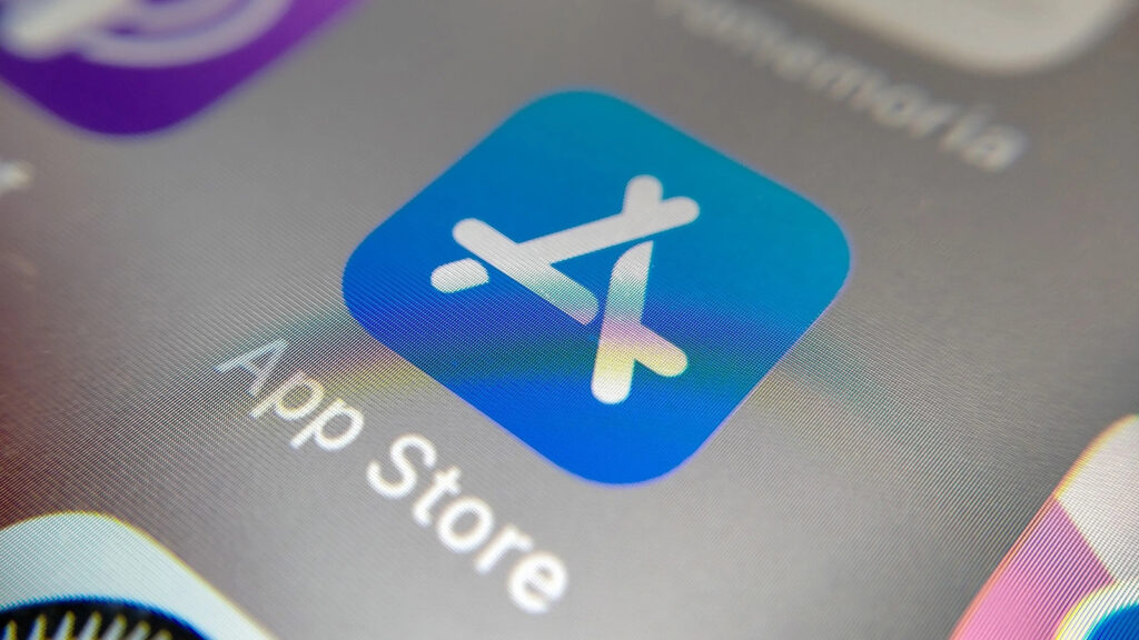 Apple's App Store held out with payment the longest. Image: rbc.ru