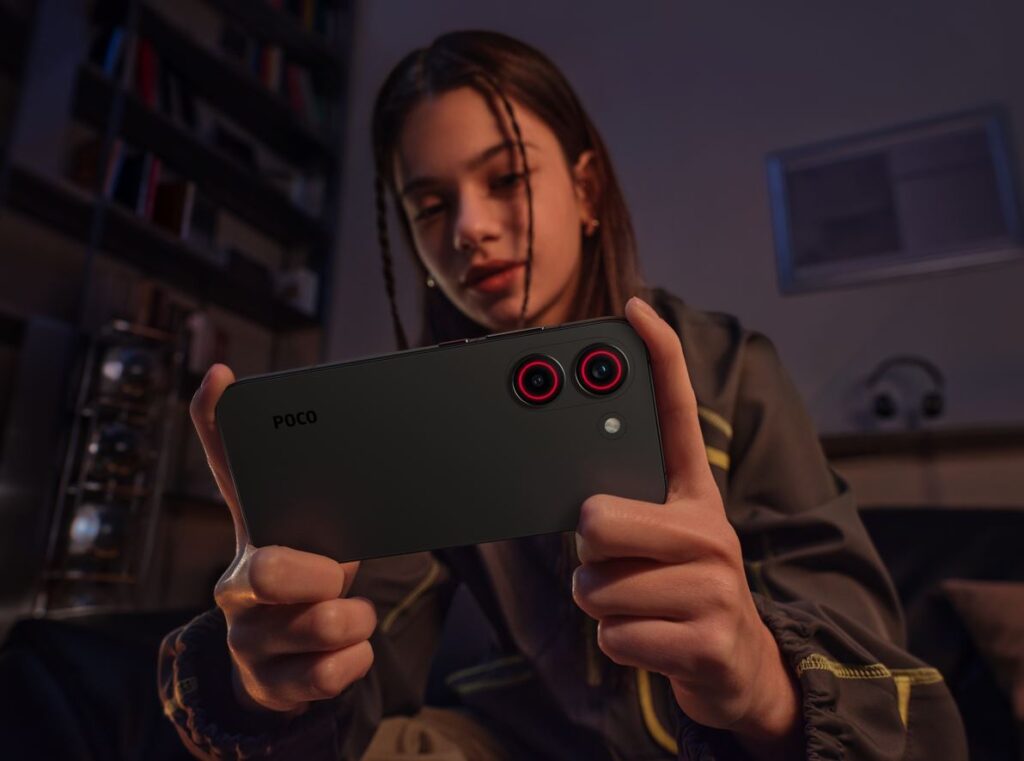 Differences between POCO X8 Pro and POCO X8 Pro Max. Ring lighting — a new killer feature of POCO smartphones!. Photo.