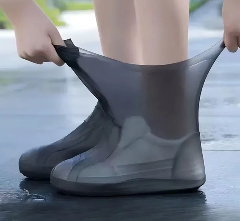 Silicone shoe covers for rain and dirt protection. You'll definitely need these soon. Photo.