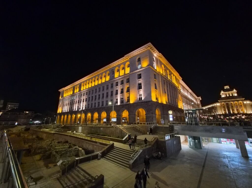 Xiaomi 17 or Galaxy S26 — Which Has a Better Camera. Photo from the ultrawide of Galaxy S26. Image: GSMArena. Photo.