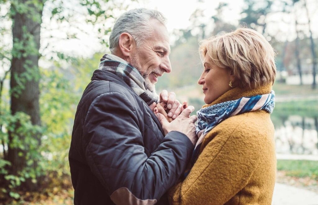 What People Need to Be Happy. Relationship quality turned out to be a stronger predictor of health than physical indicators. Image source: ig-store.ru. What People Need to Be Happy. Relationship quality turned out to be a stronger predictor of health than physical indicators. Image source: ig-store.ru. Photo.