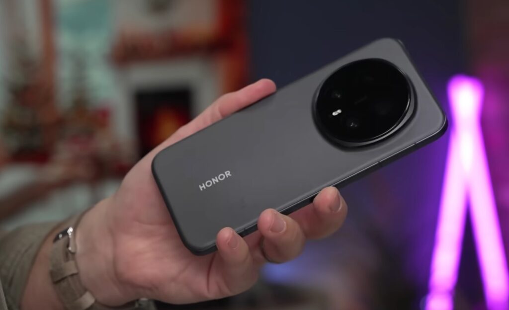 HONOR Magic8 Pro Just Launched in Russia and Already Dropped Almost 50% in Price. I'm Buying! The smartphone sharply dropped in price just 2 weeks after its Russia launch. Image: The Tech Chap. HONOR Magic8 Pro Just Launched in Russia and Already Dropped Almost 50% in Price. I'm Buying! The smartphone sharply dropped in price just 2 weeks after its Russia launch. Image: The Tech Chap. Photo.