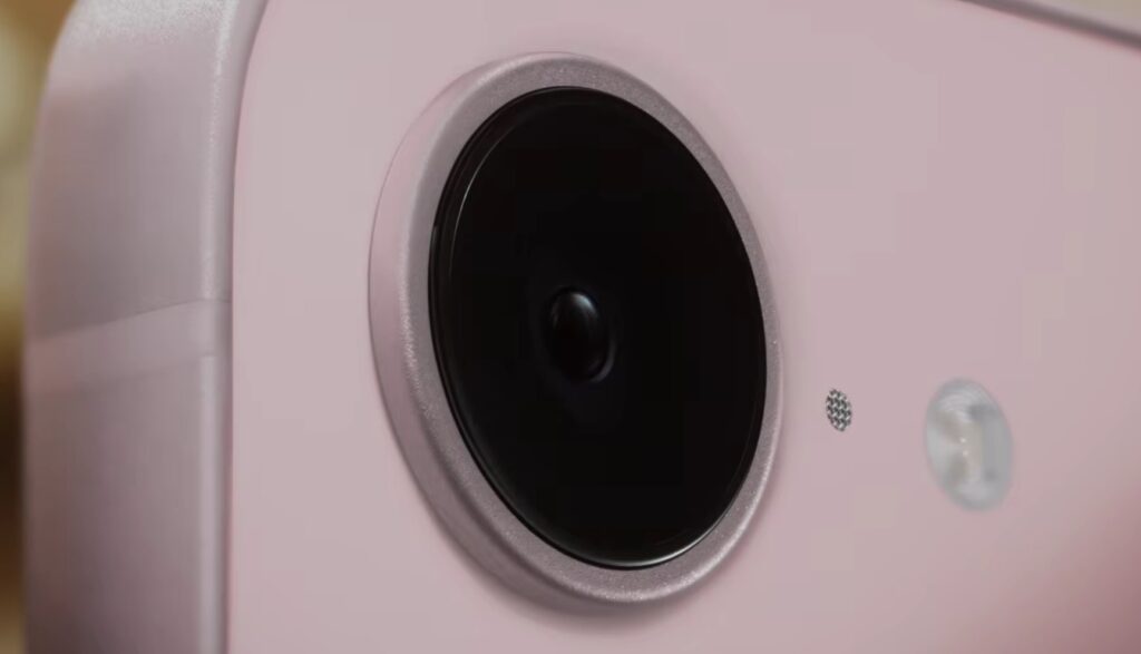 How Many Cameras Does a Smartphone Need. One camera in a 50K smartphone — that's embarrassing. Image: Apple. How Many Cameras Does a Smartphone Need. One camera in a 50K smartphone — that's embarrassing. Image: Apple. Photo.