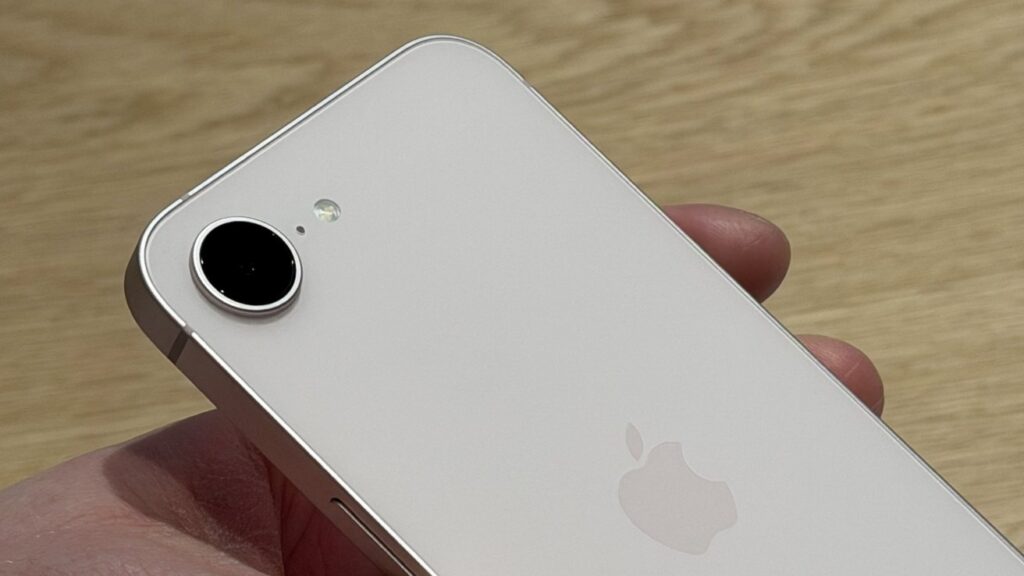 The camera is single-lens but takes decent photos. However, it's worse than the iPhone 15. Image: appleinsider.com