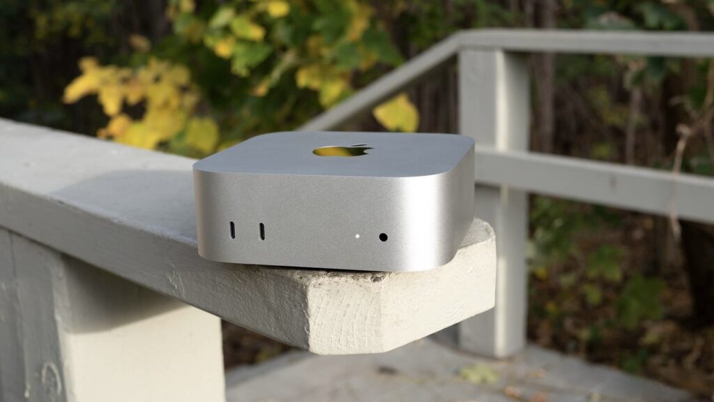 How Mac mini differs from Windows and Linux mini-PCs for AI. This little box will quietly work in a corner of your desk without extra noise. Image: pocket-lint.com. Photo.