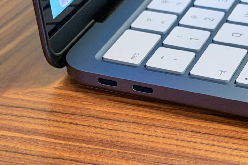 Only USB-C for charging. Image: macworld.com. Photo.