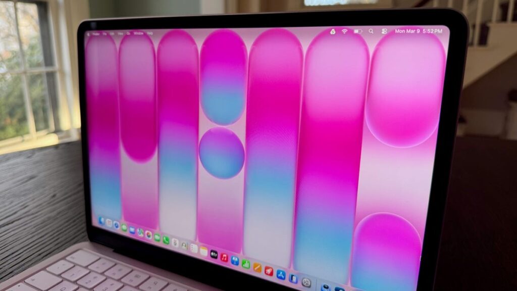 With P3, the screen becomes more interesting, but it won't catch up to the Air and Pro displays. Image: cnet.com