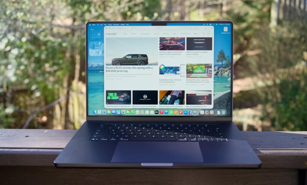 What to choose: MacBook Pro 14 or 16. Want maximum power? Go with the 16-inch. Image: engadget.com. Photo.