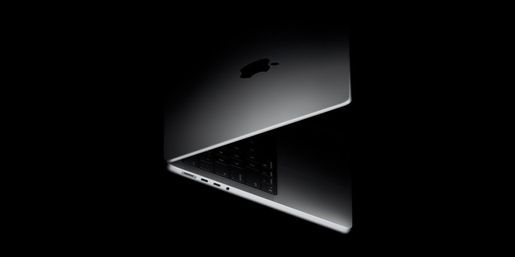 MacBook Pro M6 Design: What Will Change Compared to M5. The computer will become thinner and lighter. Image: 9to5mac.com. Photo.