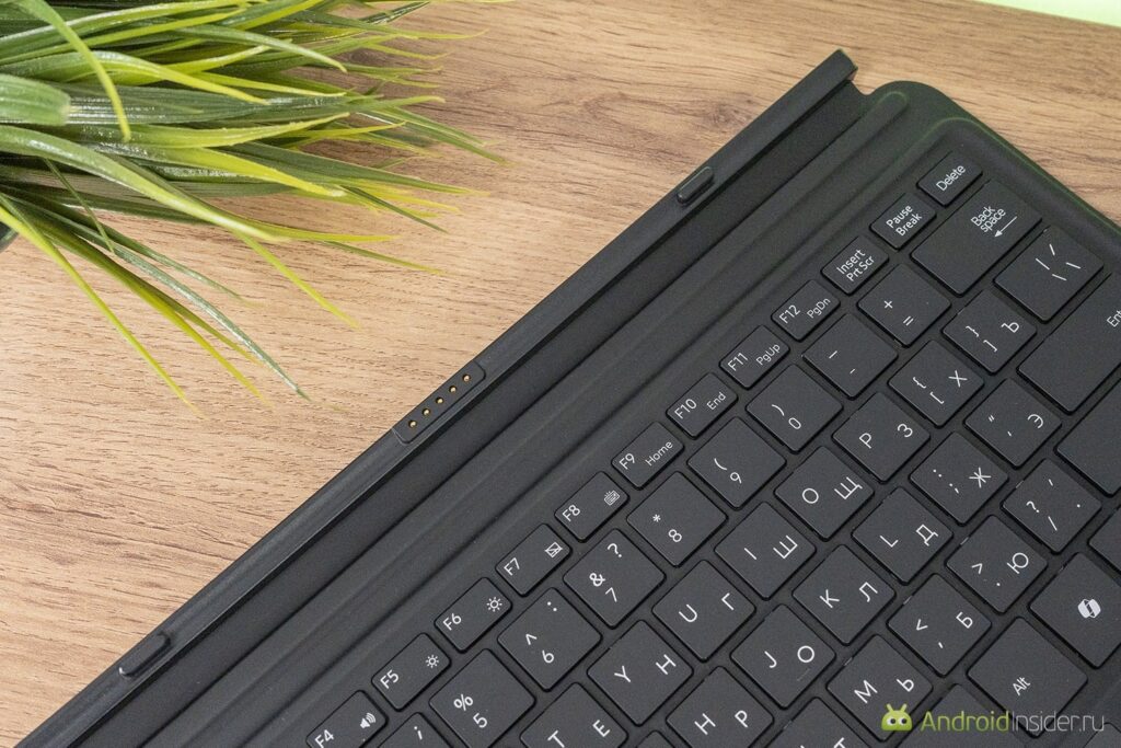 The keyboard's contact pad for connecting to the tablet.