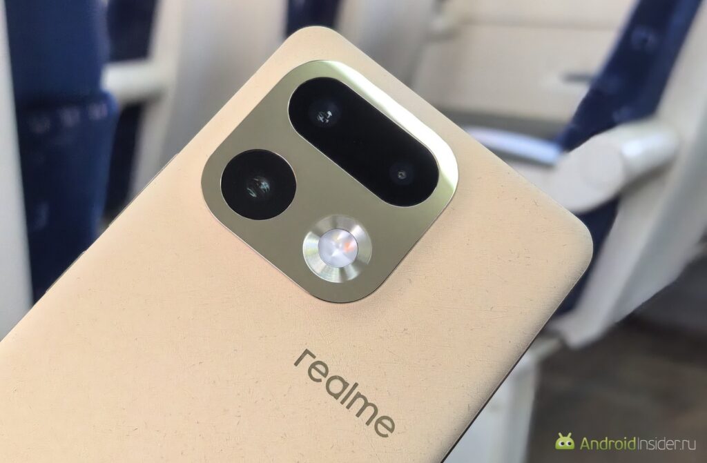 How the realme 16 Pro+ shoots. A smartphone for portraits with a telephoto lens and beautiful body. This smartphone claims it shoots better than others. Let's check! Photo.