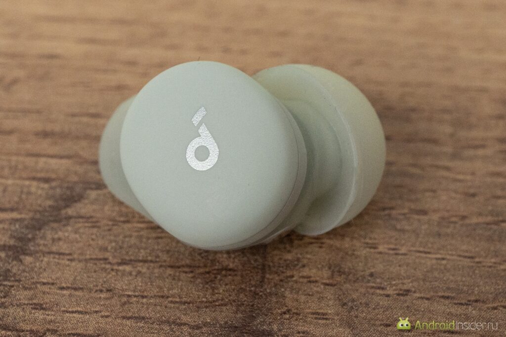 The earbuds can not only improve sleep quality but also monitor a person's condition at night.