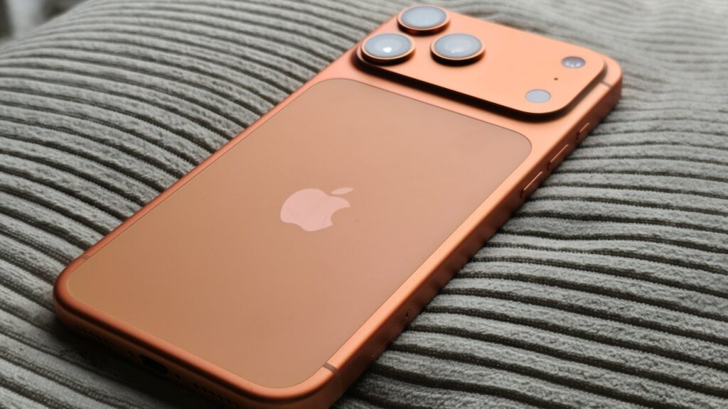 Why the iPhone camera is still 48 megapixels while Samsung has had 200 for a long time