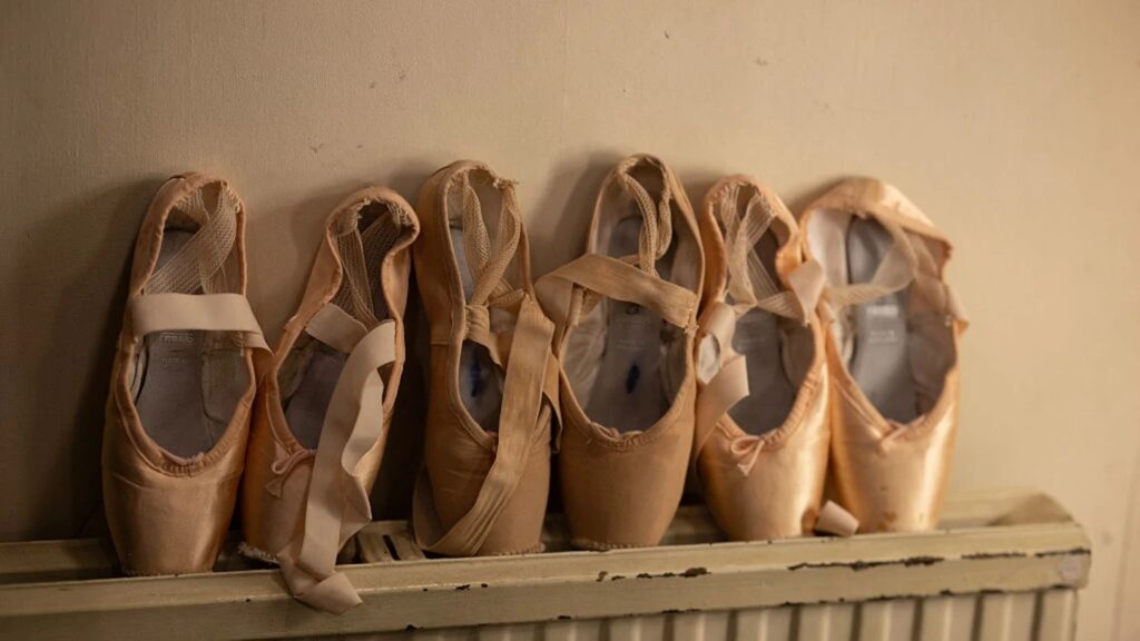 Admirers of Russian ballet drank champagne from the pointe shoes of their favorite dancers. Image source: mentalfloss.com. Photo.
