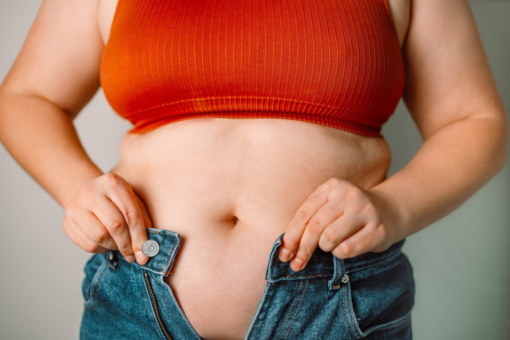 With age, muscle mass gradually decreases, and with it — calorie expenditure. Photo.