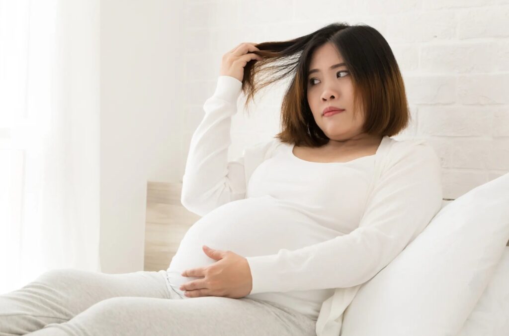 Skin and hair changes after childbirth. Postpartum hair loss looks scarier than it actually is. Within six months, everything usually returns to normal. Image source: dslaboratories.com. Skin and hair changes after childbirth. Postpartum hair loss looks scarier than it actually is. Within six months, everything usually returns to normal. Image source: dslaboratories.com. Photo.