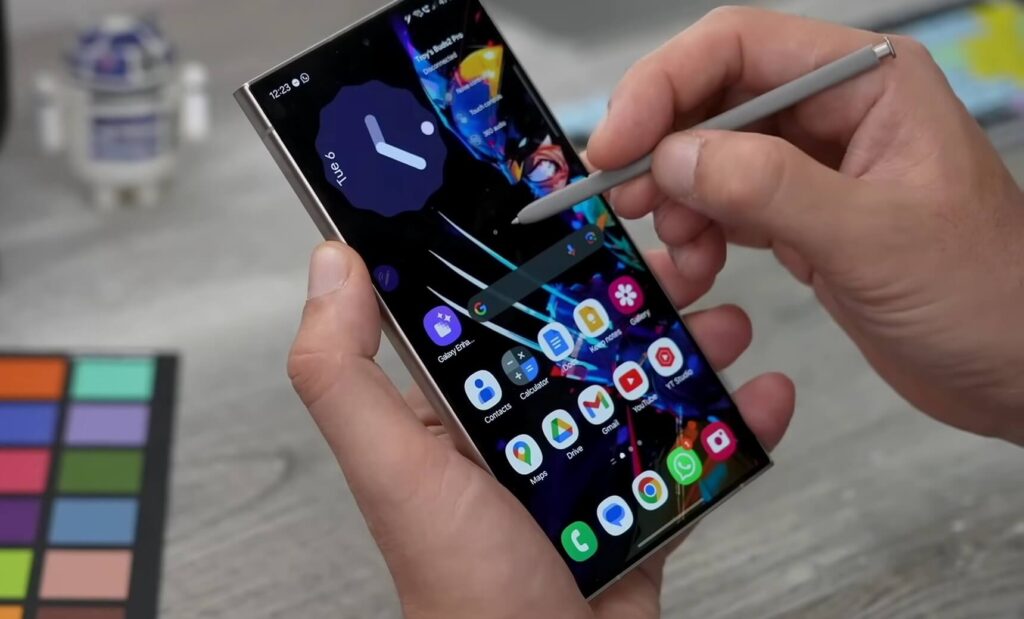 Samsung is gradually phasing out the S Pen but says it's a key smartphone feature. Photo.
