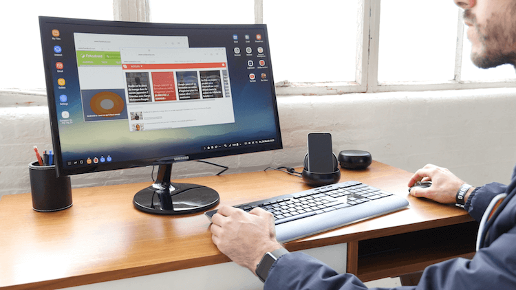 Samsung has long impressed everyone with its DeX mode. iPhone can't do that. Photo.