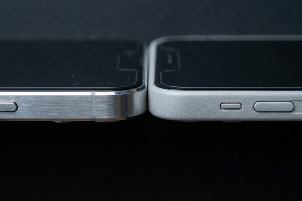 Saving on body materials isn't that critical, but a metal phone feels nicer to hold. You can even tell from the picture. Photo.