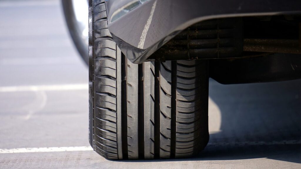 How to Extend Tire Life: Simple Rules Even Experienced Drivers Forget. Maintaining tires in perfect condition is not just a technical recommendation, but a guarantee of safety, comfort, and confidence on the road. Image source: tyremarket.com. Photo.