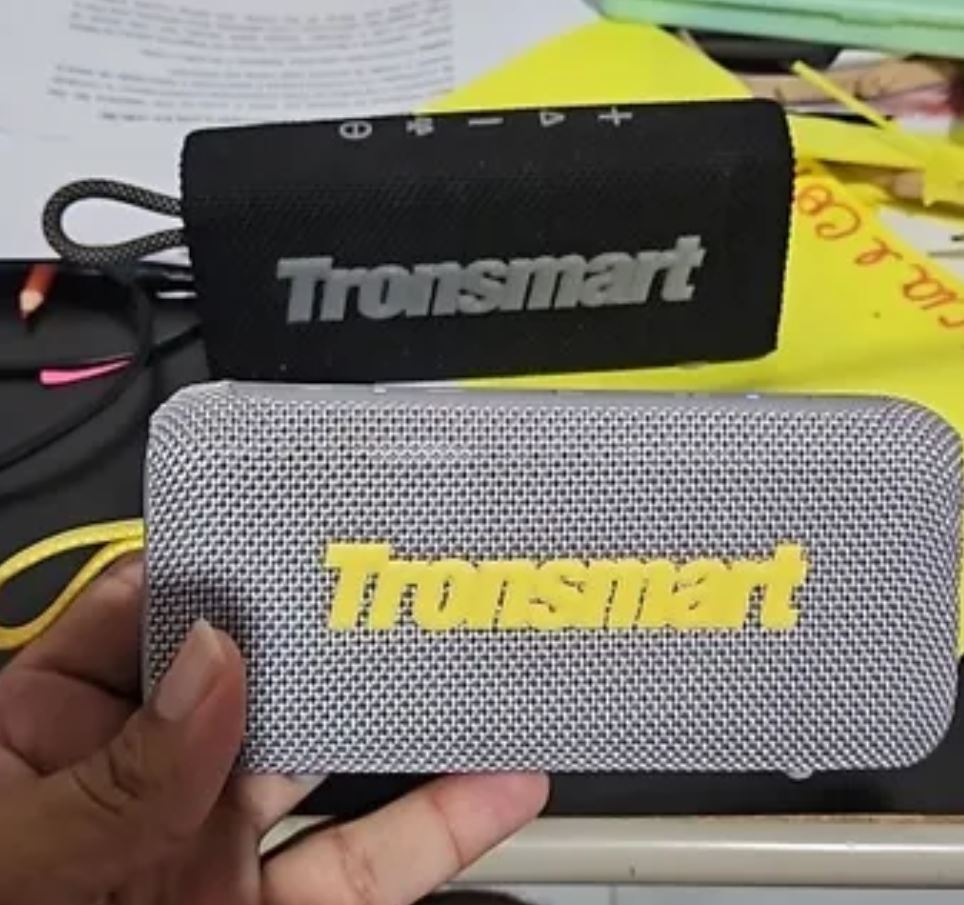 Wireless Speaker with a Powerful Battery. The Tronsmart speaker will be appreciated by fans of portable sound at a low price. Photo.