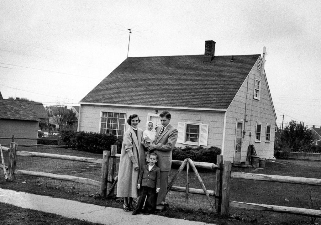 Standard housing in the USA didn't look the way we imagine. Image source: businessinsider.com