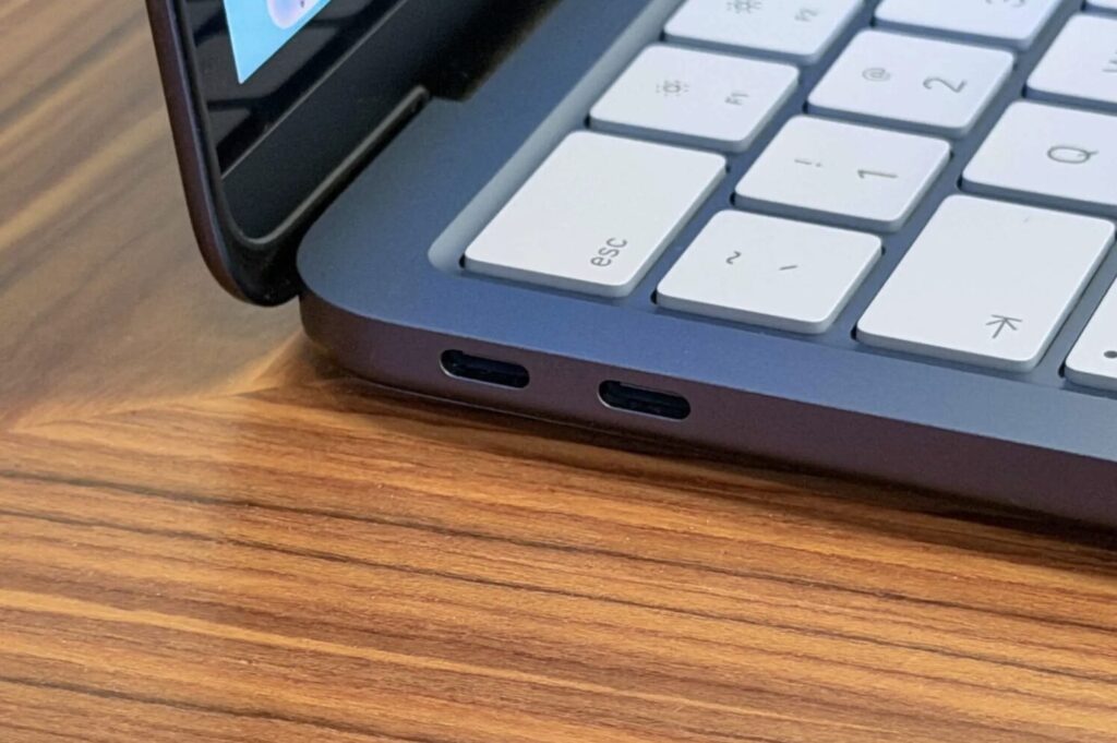 How the USB-C ports on MacBook Neo differ. Both ports on the MacBook Neo look identical. Apple didn't add any markings, but macOS will warn you if you plug into the wrong one. Image: macworld.com. Photo.