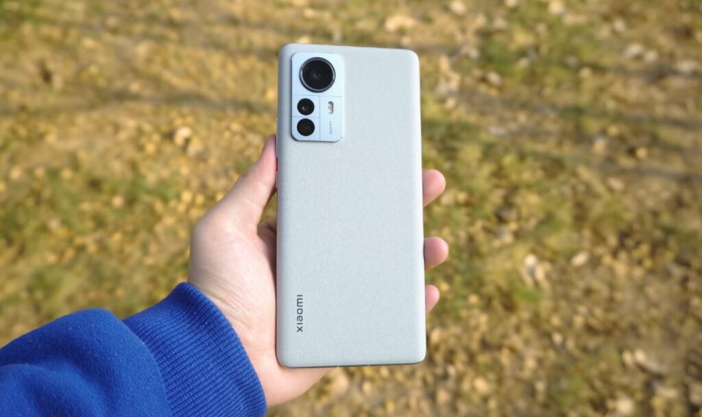 Xiaomi 12 Pro is gradually turning into a pumpkin.