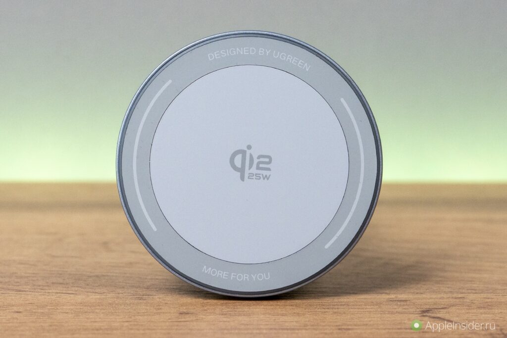 MagSafe Wireless Car Charger for iPhone. The magnets here are very strong. Photo.