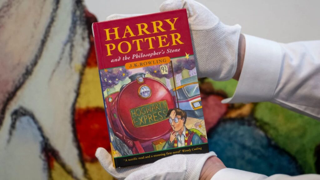 The book 'Harry Potter and the Philosopher's Stone'. Photo.