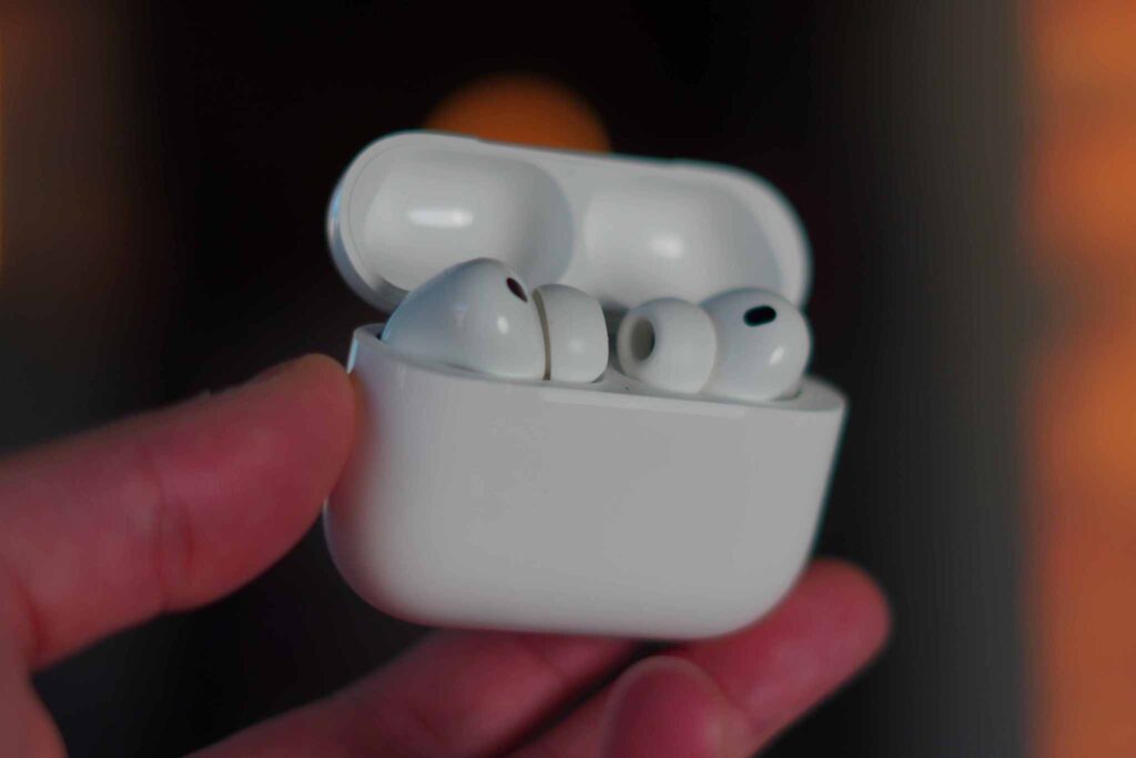 Differences between AirPods Max 2 and AirPods Pro 3. Some people don't like in-ear buds. Photo.