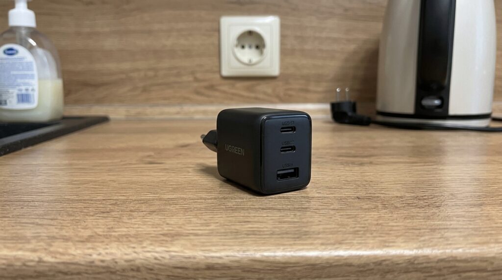 Three ports in a matchbox-sized body — now that's what I'm talking about.