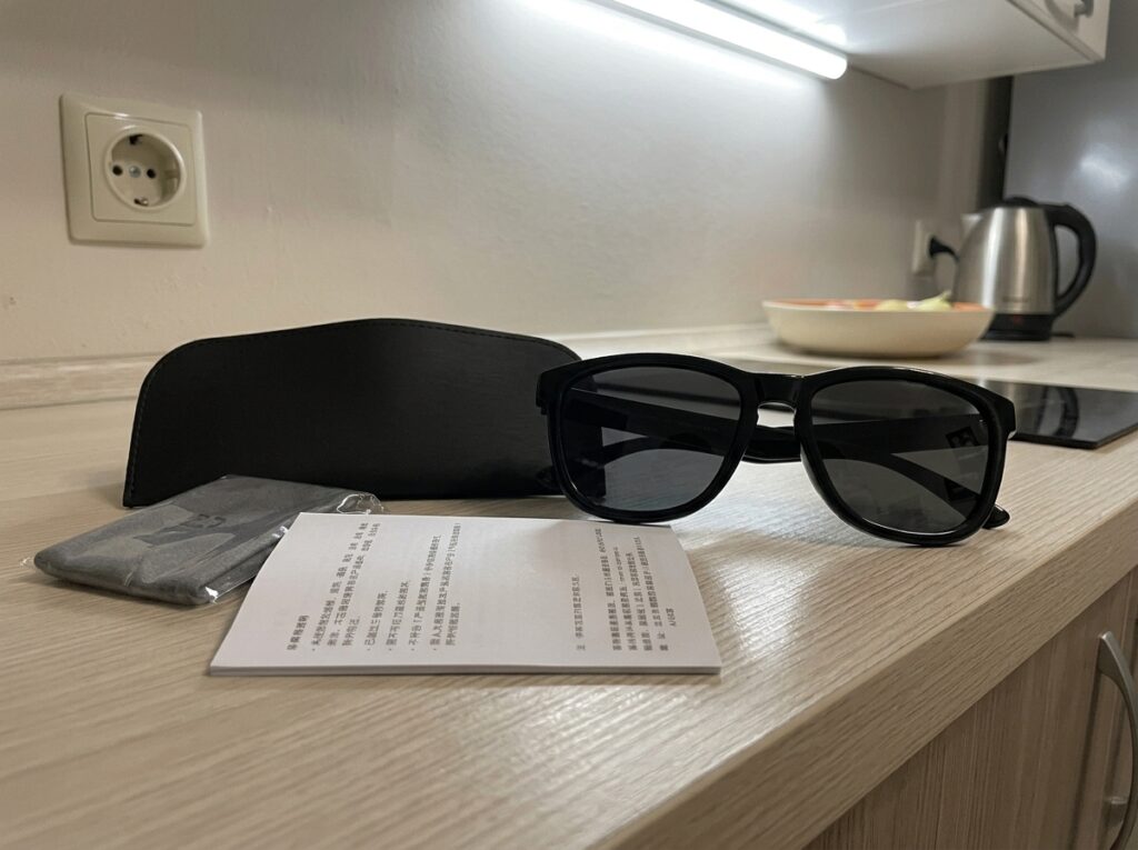 Lightweight, sleek, and for a thousand rubles — seriously.
