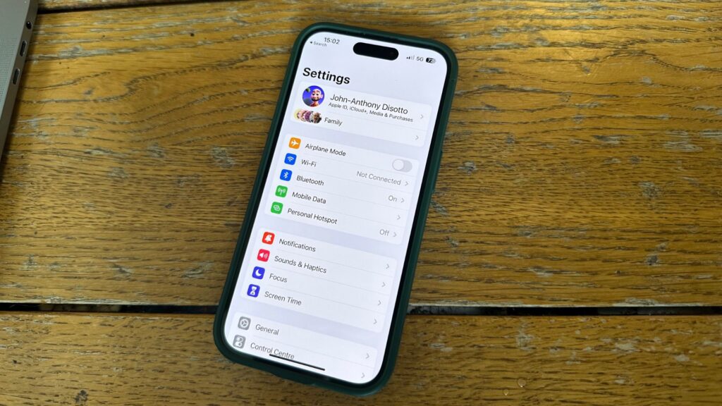 Is Apple really preventing users from Russia from changing their App Store region. Image: imore.com. Photo.