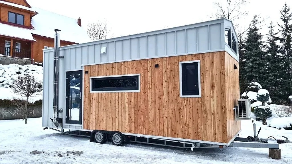 Tiny house Katrin on a dual-axle trailer by Craft House. Image source: craft-house.eu. Photo.