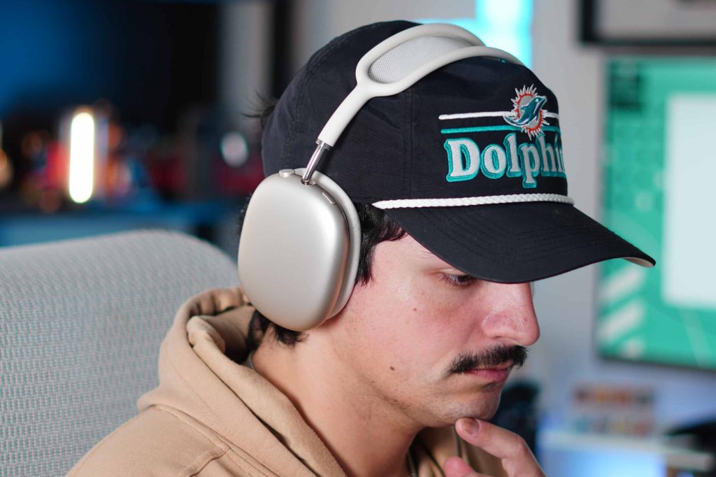 AirPods Max 2 are well suited for long sessions at the desk