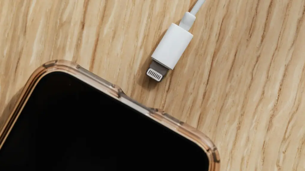 What the USB restriction notification on iPhone means and whether you should worry about it
