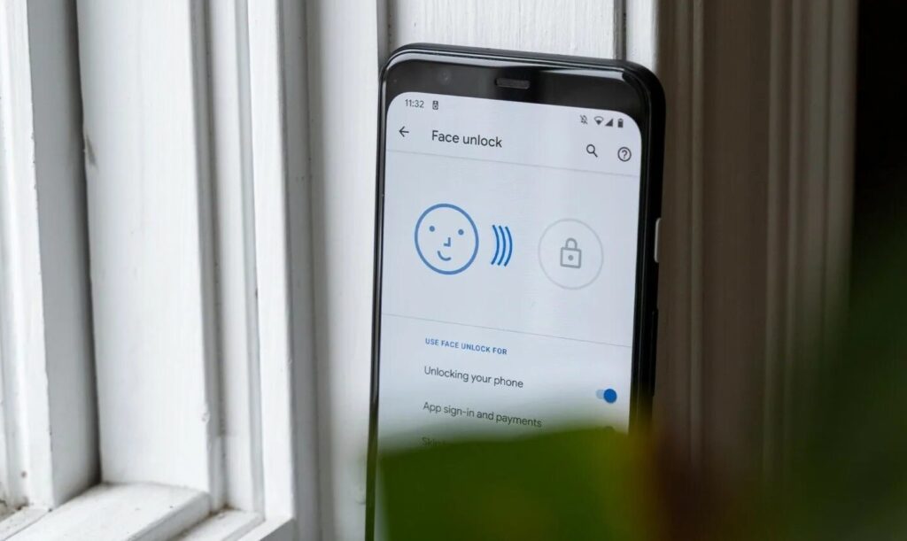 Android face unlock works differently. Image: rozetked.me
