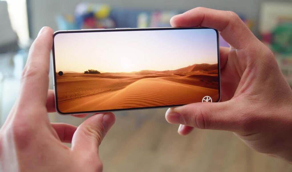 The smartphone has a compact but really great screen. Image: GSMArena Official. Photo.