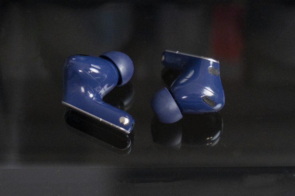 Good earbuds are not a rarity. But even among good ones, some are better in certain ways.
