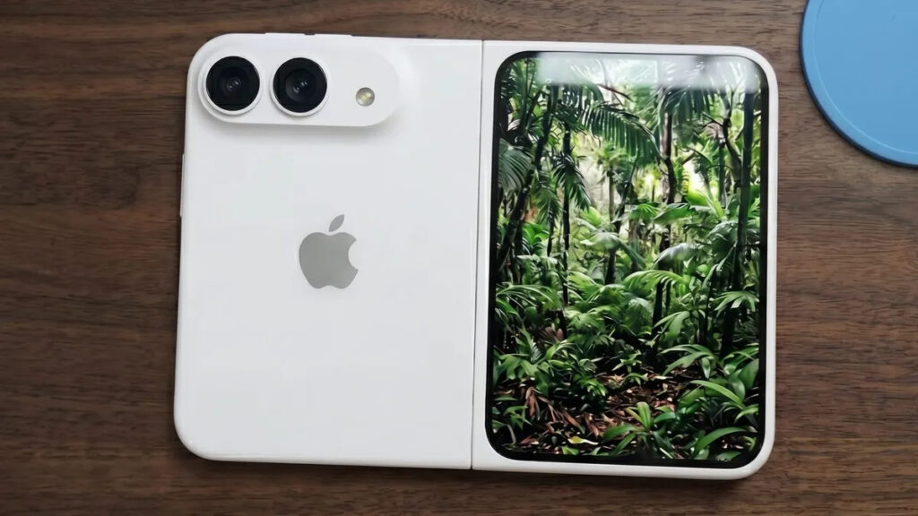 Is it worth buying the foldable iPhone at launch. You'll definitely want the new Apple smartphone. At least to try it. Photo.